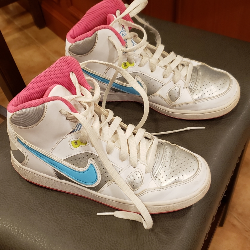 Nike Son of Force mid Basketball Sneakers